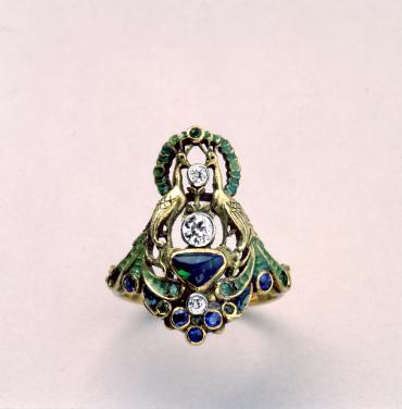 Ring with Peacocks