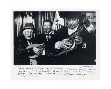 Picasso, An Antique Dealer and Paco Munoz ("The Three Musicians"), Arles
(Picasso, L’antiquaire et Paco Munoz (les trois musiciens), Arles)