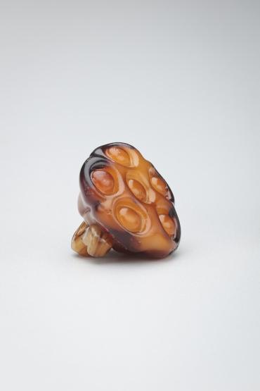 Netsuke: hasunomi (lotus root)