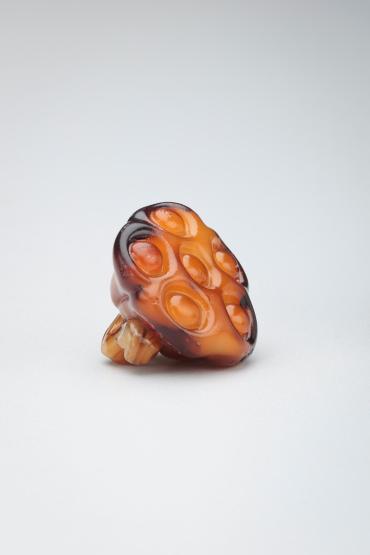 Netsuke: hasunomi (lotus root)