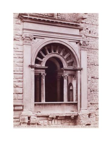 Firenze, Palazzo Vecchio, Finestra del Salone dei Cinquecento vista dall’esterno
