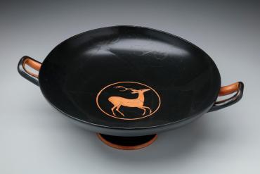 Kylix (drinking cup)
