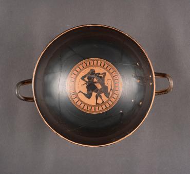 Kylix (drinking cup): Theseus and the Minotaur