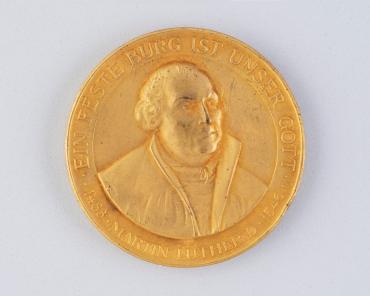 Medal: Commemorating MARTIN LUTHER at the quadricentennial of the Reformation