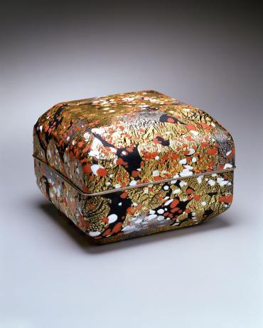Casket: Red and White Plum Blossoms