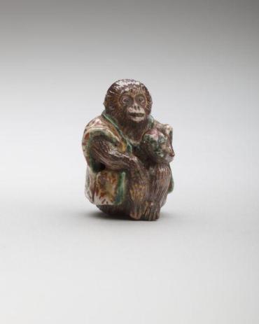 Netsuke: Monkey with peach