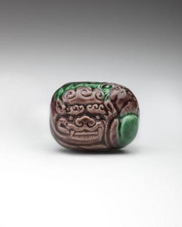 Netsuke: Stylized shishi lion