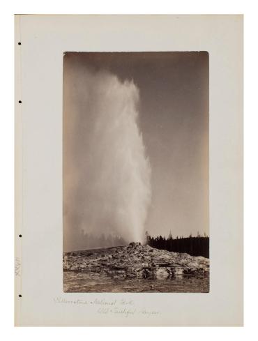 Old Faithful Geyser, Yellowstone National Park, Wyoming