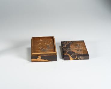 Box with tray