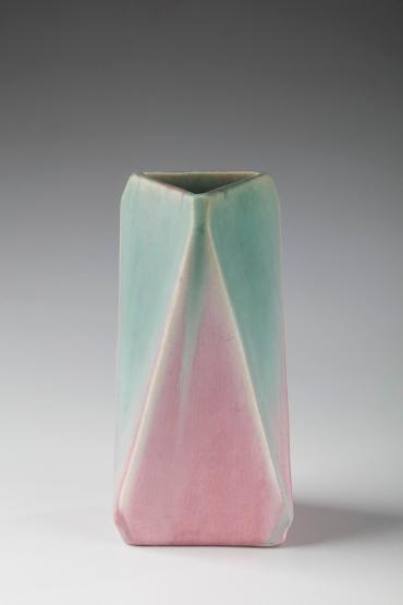 Falling Triangles Vase, "Rombic" Pattern