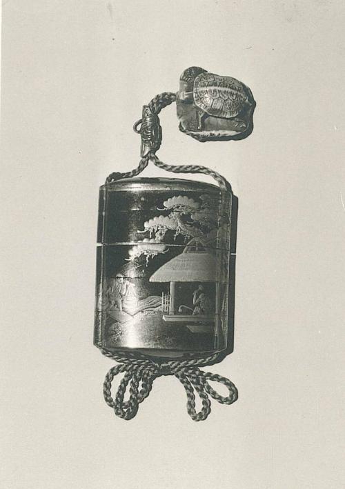 Ojime: lotus leaf and crab