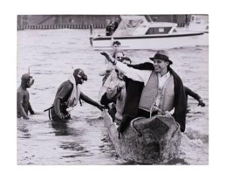 Fotoreport: Prof. Beuys im Einbaum über den Rhein