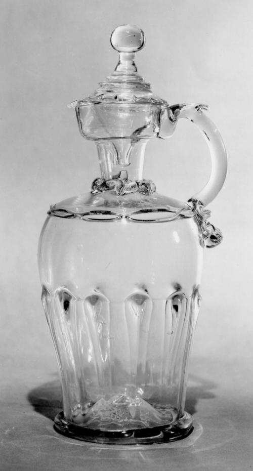 Decanter with stopper