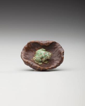 Netsuke: Frog on a lotus leaf