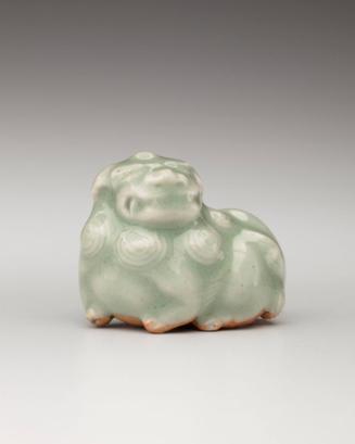 Netsuke: Recumbent shishi lion