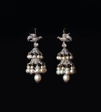 Earring in Chinoiserie Style