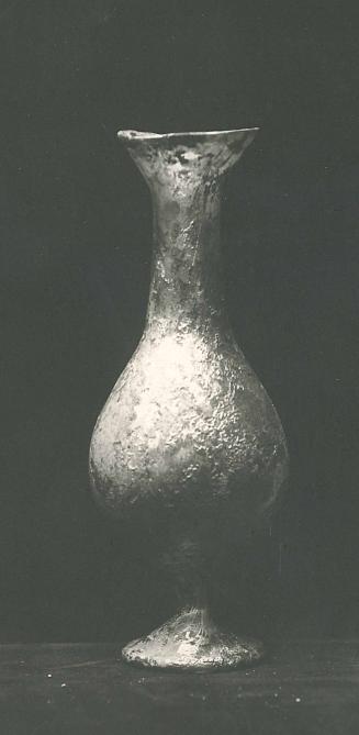 Ovoid Bottle on Foot